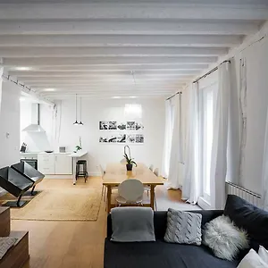 Minimalista En El Corazón De Apartamento